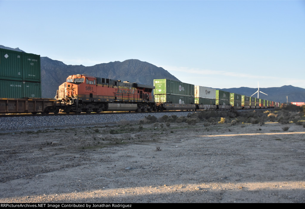 BNSF 5861